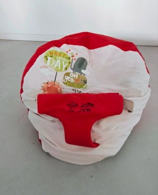 Gratis Cojín de lactancia y puf infantil