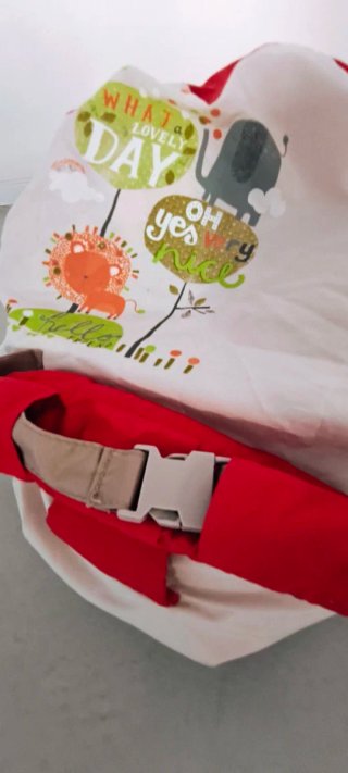 Gratis Cojín de lactancia y puf infantil