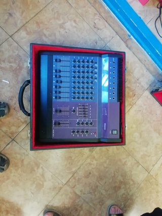 Mesa de mezclas Montalbo amplificada