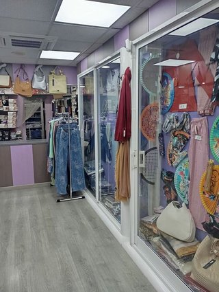 Local comercial en venta en Gavarra en Cornellà de Llobregat