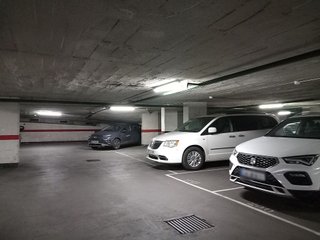 Garaje en alquiler en El Camp de l'Arpa del Clot en Barcelona