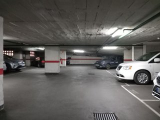 Garaje en alquiler en El Camp de l'Arpa del Clot en Barcelona