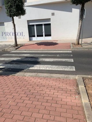 Local comercial en venta en Piscinas en Villarreal