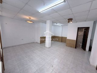 Local comercial en venta en Este en Castellón de la Plana