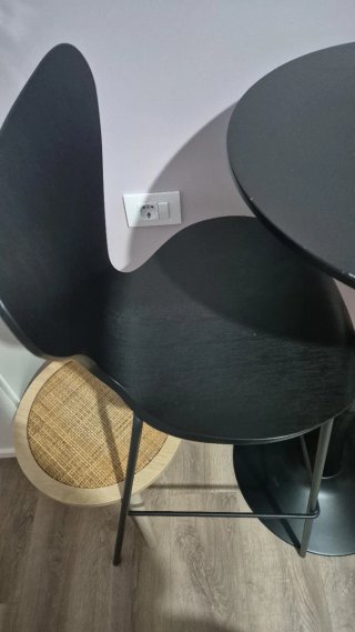 Mesa alta y 2 taburetes Sklum negros
