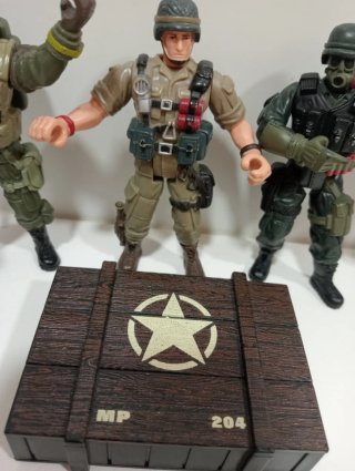 Lote 5 Soldados Acción + Caja Armas Chap Mei