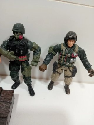 Lote 5 Soldados Acción + Caja Armas Chap Mei