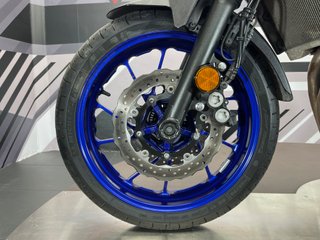 Yamaha Tracer 700 Negra y Azul