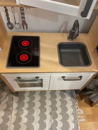 Cocinita Ikea + Microondas Juguete