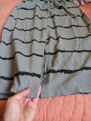 Falda larga verde con rayas negras Talla L