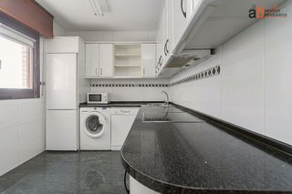 Piso en alquiler en Ermitagaña - Mendebaldea en Pamplona
