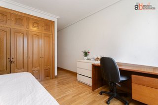 Piso en alquiler en Ermitagaña - Mendebaldea en Pamplona