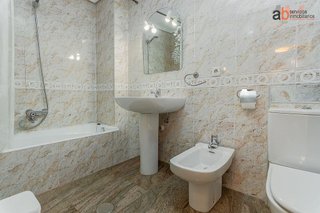 Piso en alquiler en Ermitagaña - Mendebaldea en Pamplona