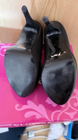 Zapatos de salón negros tacón alto