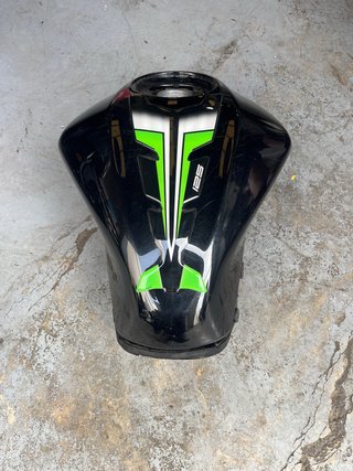Depósito Kawasaki Z125 2024 Negro