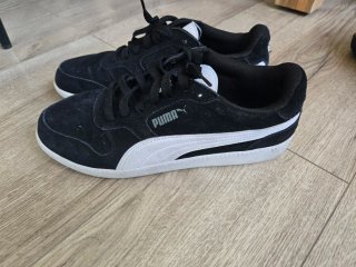 Zapatillas Puma Negras y Blancas
