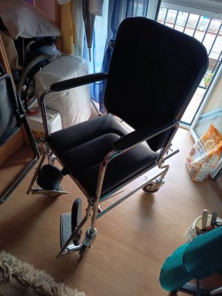 Silla de ruedas para interior mire cincuenta cm de