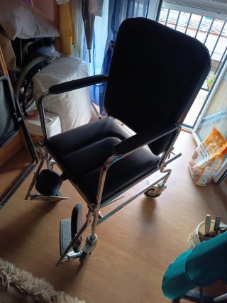 Silla de ruedas para interior mire cincuenta cm de