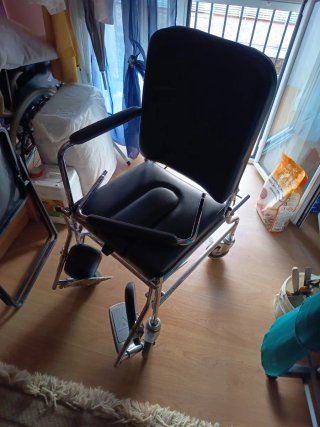 Silla de ruedas para interior mire cincuenta cm de