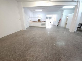 Local comercial en venta en Les Planes en Sant Joan Despí