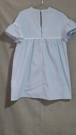 Vestido de rayas azul y blanco