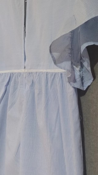 Vestido de rayas azul y blanco