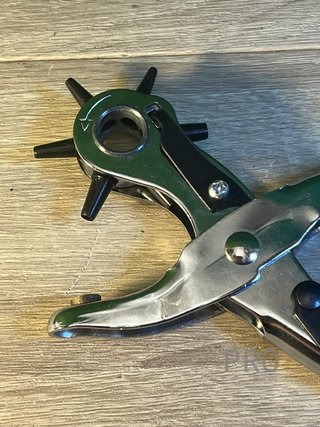 Juego de perforadora de cuero Amazon Basics