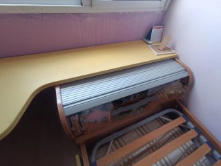 Dormitorio juvenil: cama, escritorio y zapatero