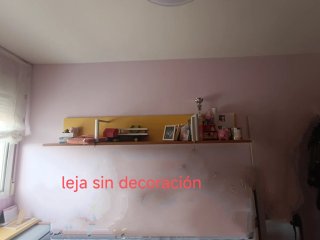 Dormitorio juvenil: cama, escritorio y zapatero