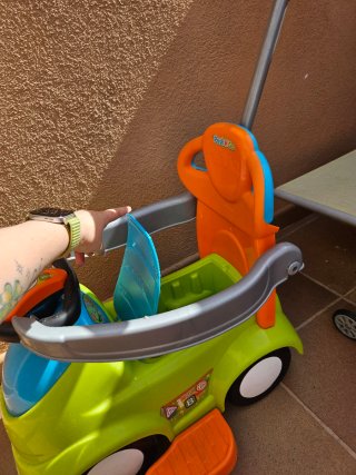 Cochecito infantil con empujador