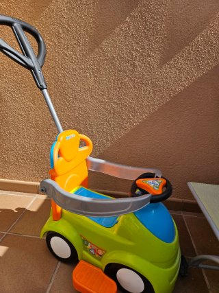 Cochecito infantil con empujador