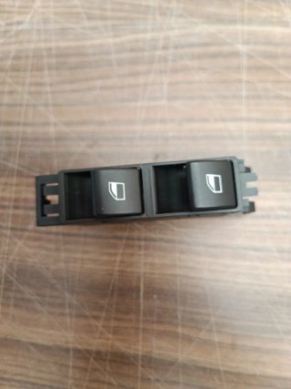Botonera Elevalunas Doble Universal Negro