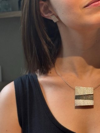 Conjunto de Plata Collar y Pendientes Cuadrados