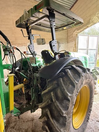 Tractor John Deere 5115M