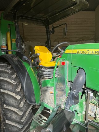 Tractor John Deere 5115M