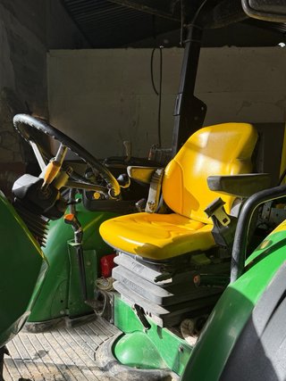 Tractor John Deere 5115M