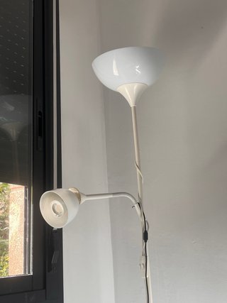 Lampada da terra bianca