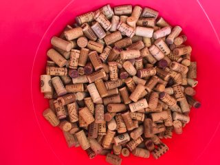 350 tapones de corcho de botellas de vino