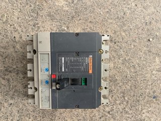 Interruptor Merlin Gerin 160/400A