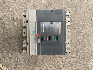 Interruptor Merlin Gerin 160/400A