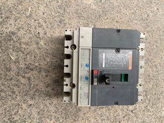 Interruptor Merlin Gerin 160/400A