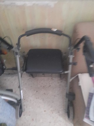 Silla de ruedas y andador