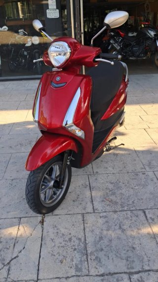 Yamaha Scooter Rojo Automático
