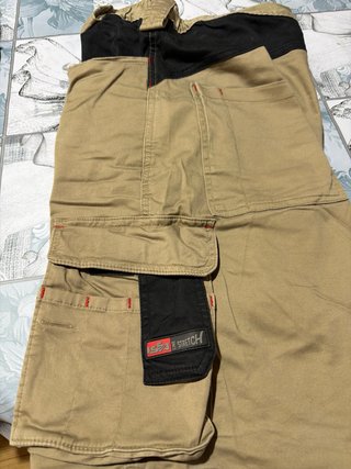 Pantalón corto cargo beige hombre