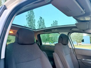 Peugeot 5008 2010
