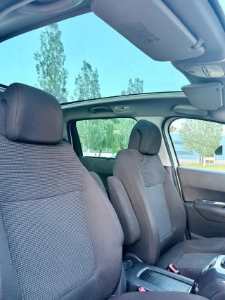 Peugeot 5008 2010