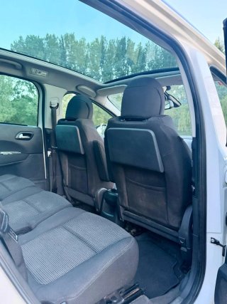 Peugeot 5008 2010