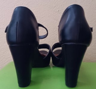 Zapatos de tacón negros talla 38