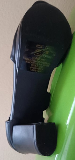 Zapatos de tacón negros talla 38