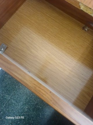 2 Mesitas de noche de madera